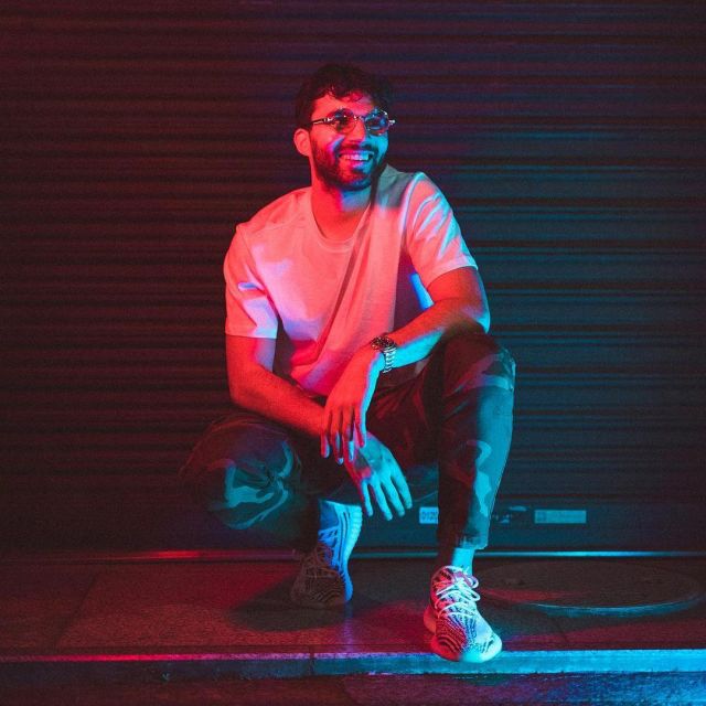 Las zapatillas YEEZY BOOST 350 V2 "ZEBRA" de R3hab en su cuenta de Instagram