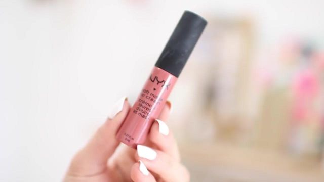 The creme for the lips NyX of EnjoyPhoenix in her video Spring morning routine, 2016
