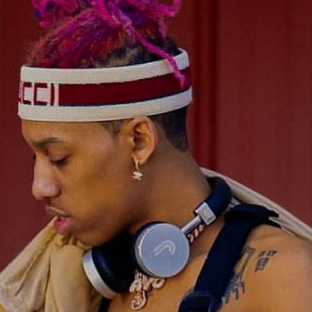 The headband gucci that door Ayo on his post Instagram