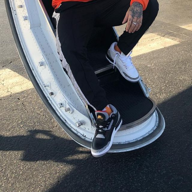 the pair of jordan 3 free throw line carried by jbalvin on his post instagram