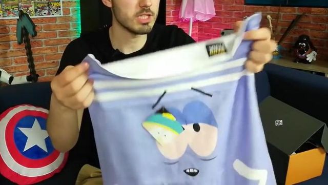 Serviette de toilette Southpark Servietzski vue dans la video "ma première figurine du Joker" de la Chaîne du Geek