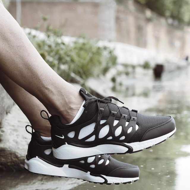 The Nike Air Zoom Chalapuka black and white bisso97120 on the account instagram