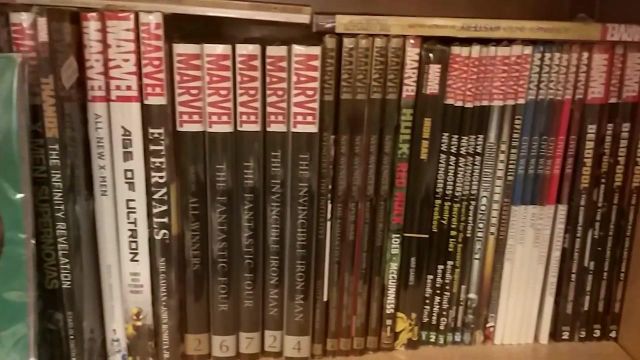 The comics Age of Ultron seen on the video "I can't find any comics ?" of The Chain of the Geek