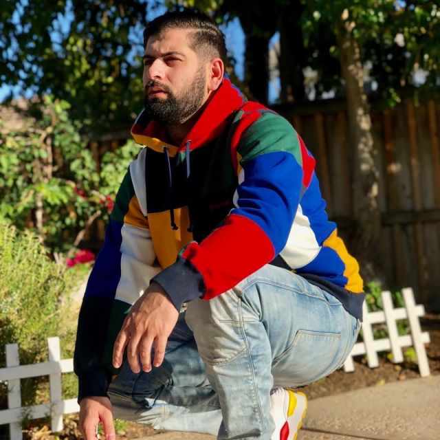 The hoodie patchwork multi-coloured Supreme of the youtubeur Qias Omar on his Instagram