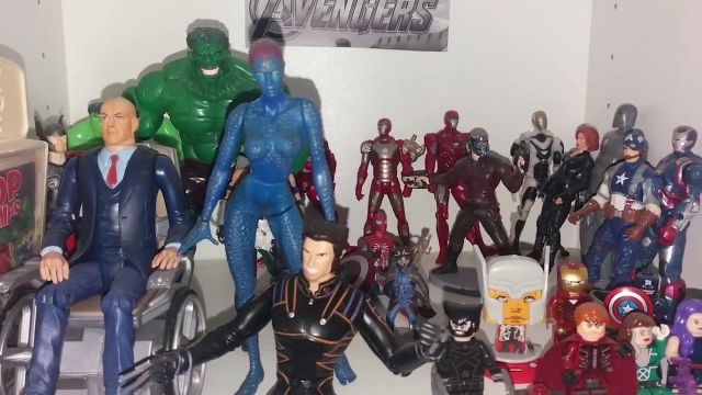 La figurine Thor Marvel Avengers coll. Titan Hero vue dans la video "Vous vendez du rêve - Vos collections Geek" de La Chaîne du Geek
