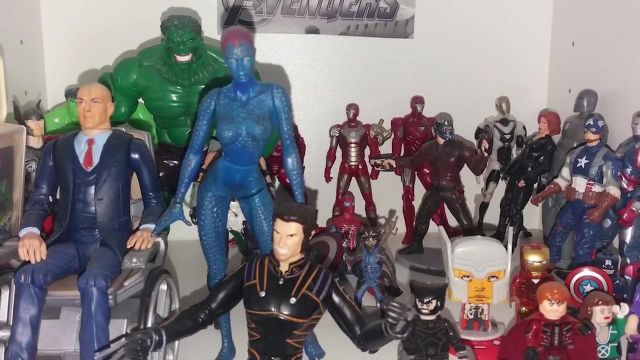 La figurine Hasbro Star Lord vue dans la video "Vous vendez du rêve - Vos collections Geek" de La Chaîne du Geek