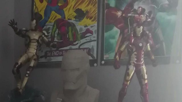 La figurine Sega Civil War : Iron Man vue dans la video "Vous vendez du rêve - Vos collections Geek" de La Chaîne du Geek