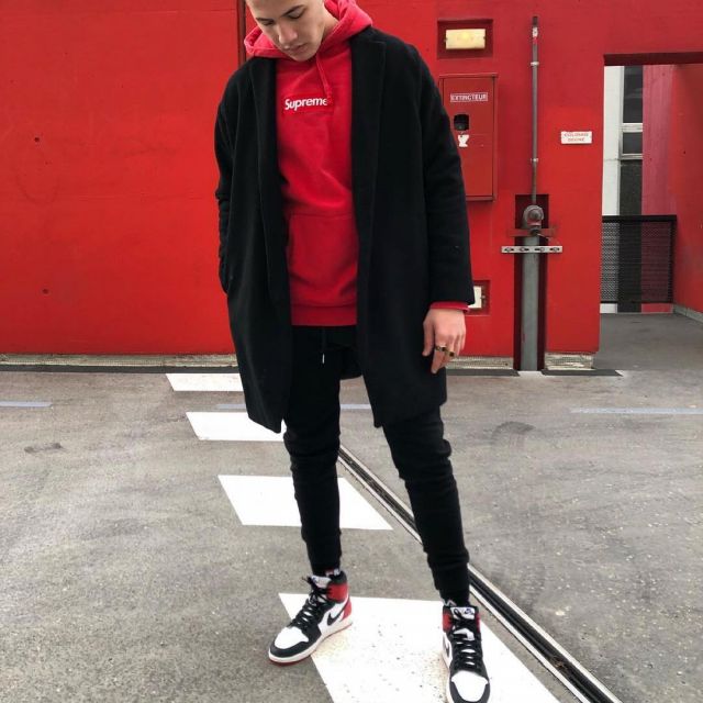 air jordan door