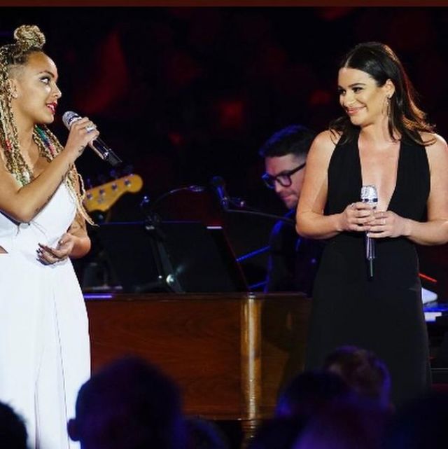 The combination jumpsuit black low-cut Lea Michele on his account Instagram