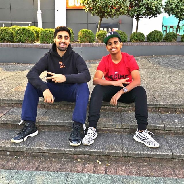 yeezy boost v2 zebra black