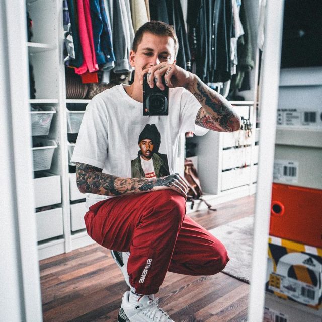 Jogging supreme rouge Clearance