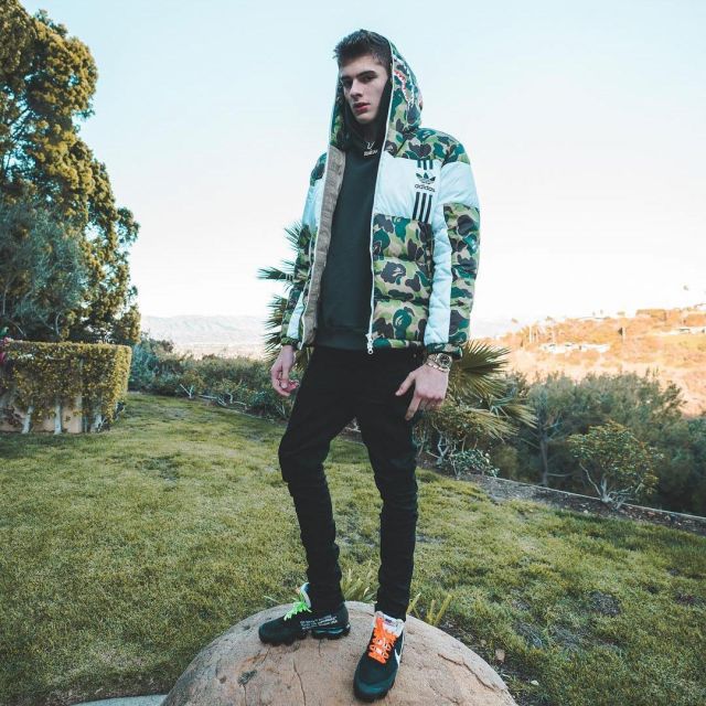 The Nike x OW Vapormax 2017 that bears the influencer Blake Linder on his Instagram