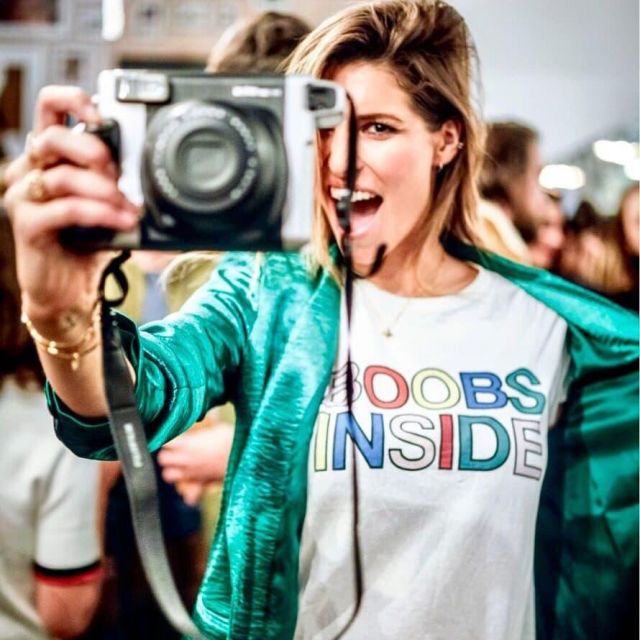The t-shirt Boobs Inside of Laury Thilleman on his account Instagram
