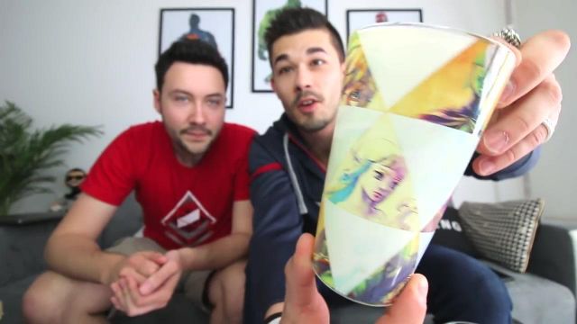 The glass Zelda that changes color in the youtube video we offer gifts geeks of Adri Geek