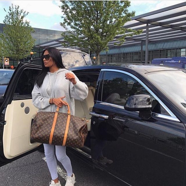 the travel bag louis vuitton seen on the account Instagram of Wiss K7