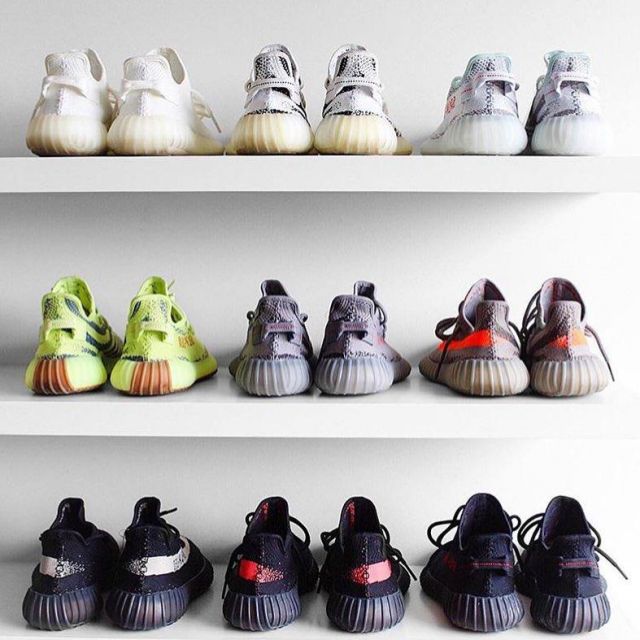 Les Yeezy Boost 350 V2 jaune sur le compte Instagram @yeezyboosts