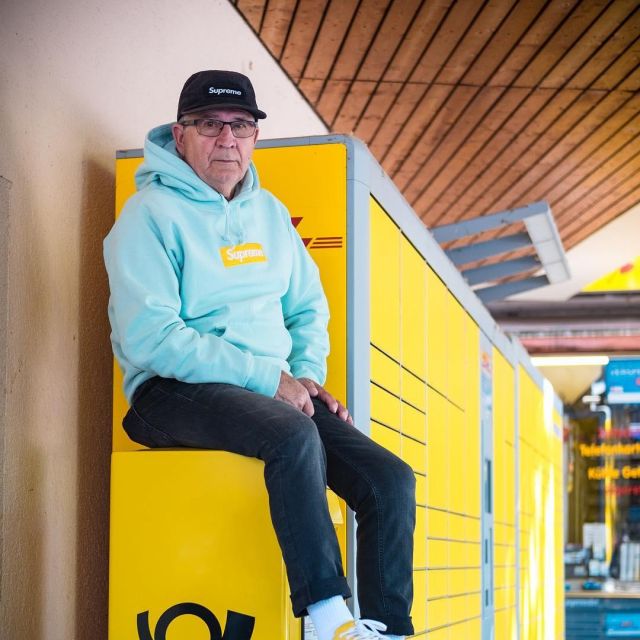 The box logo that door, "gramps" on the account instagram of the ifluenceur jaadiee