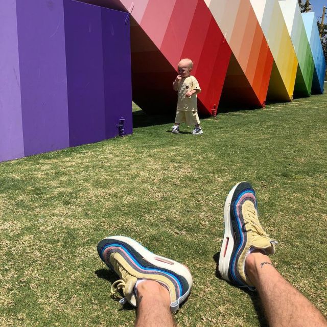 sneakers Nike views on the account Instagram of SEAN WOTHERSPOON