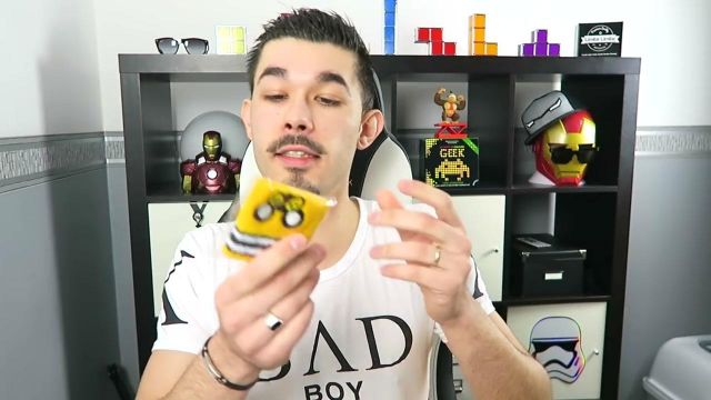 The piggy bank Iron man in the youtube video two box geeks and us Adri Geek