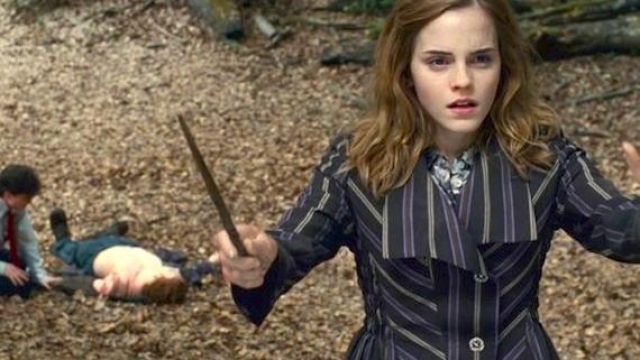 The magic wand of Hermione Granger (Emma Watson) in Harry Potter and the  deathly hallows - part 1
