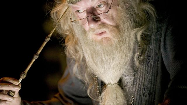 Baguette magique de Dumbledore (Michael Gambon), la baguette de Sureau,  dans le film Harry Potter