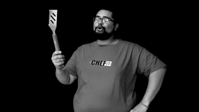Le t-shirt gris du Chef Otaku dans la vidéo YouTube La Passion - Menu Manga #56