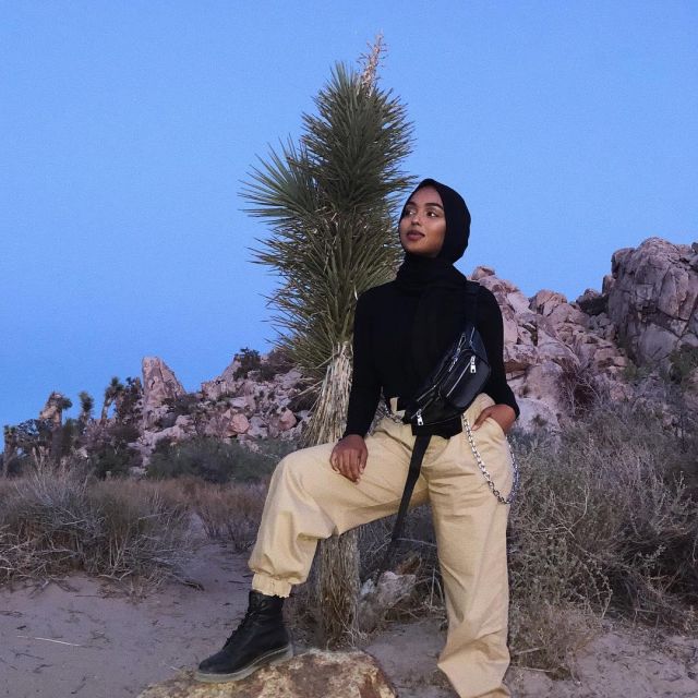 The pants baggy beige I AM GIA worn Shahd Batel on his account Instagram