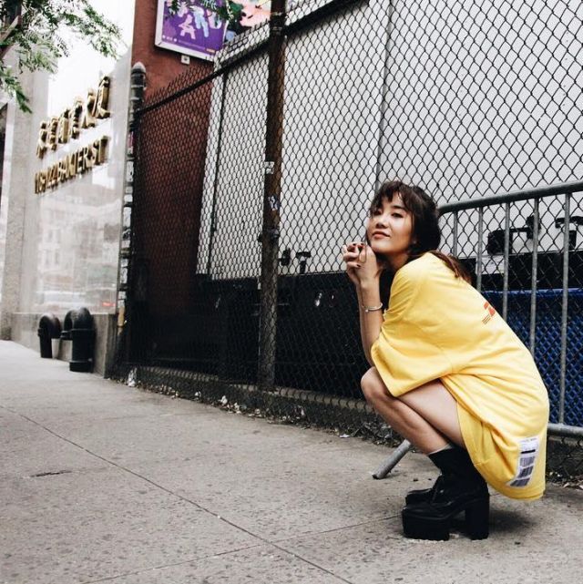 camiseta dhl amarilla suelta usada por joankeem vista en su instagram
