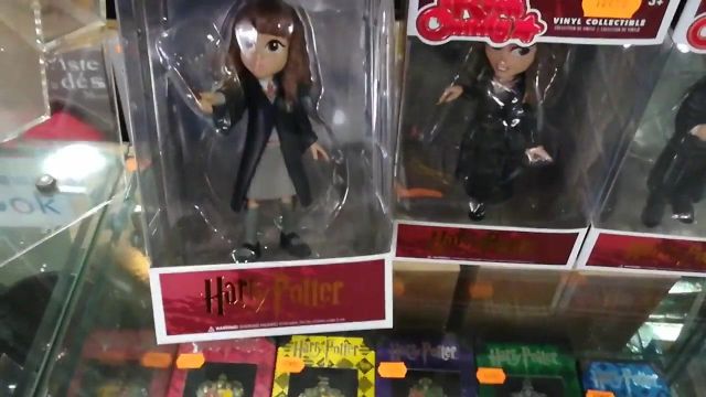 mini rock candy Hermione Granger seen in The SHOPS GEEK IN AIX-en-PROVENCE ? #VLOG of The chain of the geek