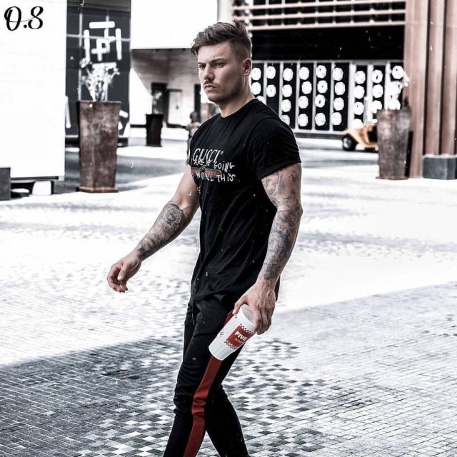 The t-shirt Gucci black Artur__fit on the post instagram of Outfitsociety