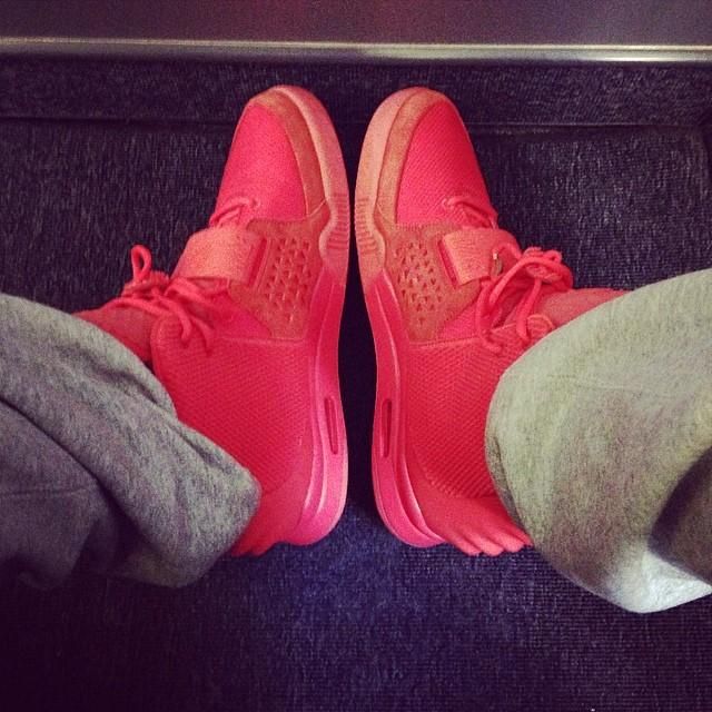 Sneakers Nike Air Yeezy 2 red Anthony Davis on his account Instagram