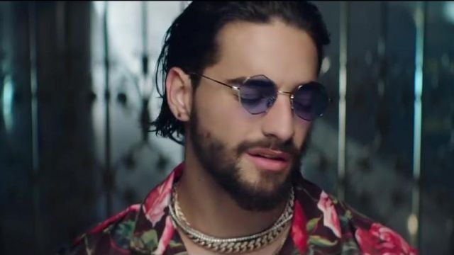 The metal octagon sunglasses worn by Maluma as seen on his video clip “El Prestamo"