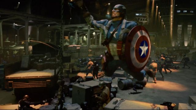 The replica of Captain America's costume of Steve Rogers (Chris Evans) in Captain America : First Avenger