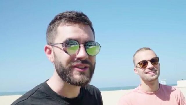 Les lunettes de soleil de Cyprien dans sa vidéo "On roule en Harley Davidson" (Vlog Los Angeles 1)