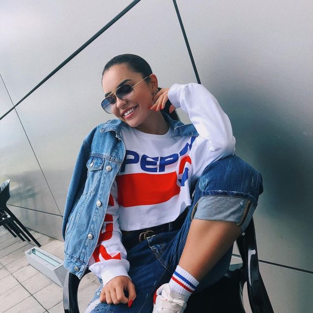 Sunglasses style Aviator worn by Kida on his account Instagram