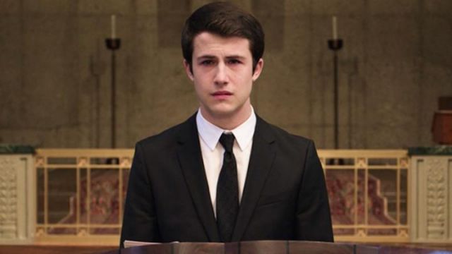 The black tie worn by Clay Jensen (Dylan Minnette) in 13 Reasons Why S02E13