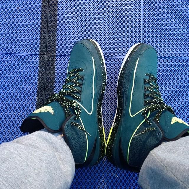 Sneakers Air Jordan 2 Retro "nightshade" worn by Anthony Davis on his Instagram account
