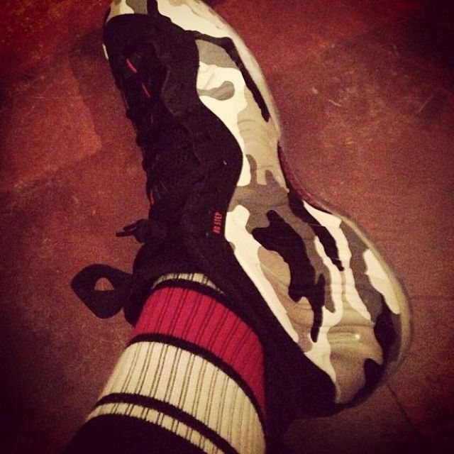 The sneakers camouflage Nike Air Foamposite One Prm "fighter Jet" worn by Anthony Davis on his account Instagram