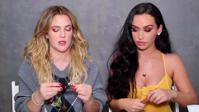 Le gloss metalic liquid Flower utilisé par Carli Bybel sur Drew Barrymore dans sa video youtube "I did Drew Barrymore's Makeup! OMG!"