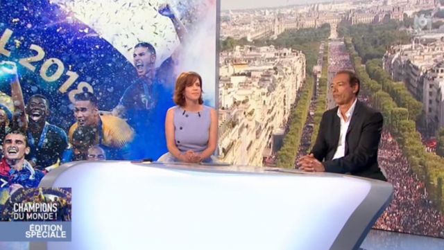 The blue dress with buttons Nathalie Renoux in The special edition : The return of the blues in the 16/07/2018