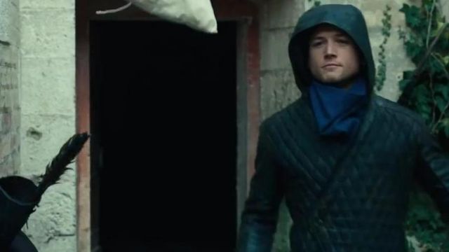 The blue bandana of Robin hood (Taron Egerton) in Robin hood