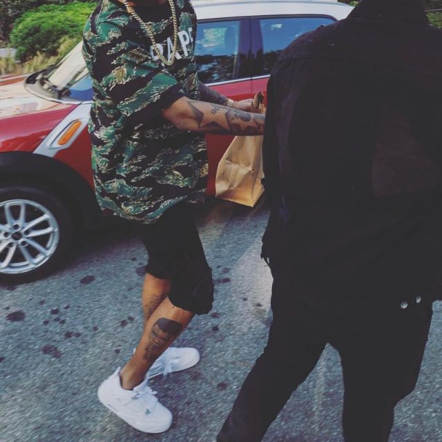 The pair Air Jordan 4 Retro "pure Money" - range by D'angelo Russell on his account Instagram