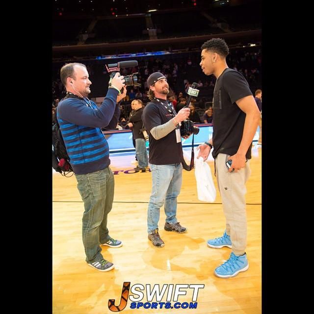 The Sneakers Air Jordan 11 Retro "pantone" made by D'angelo Russell on his account Instagram