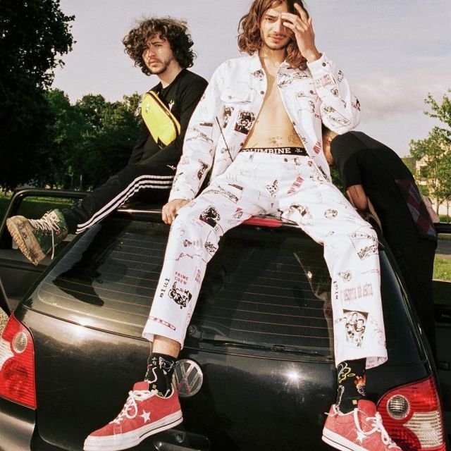 Sneakers red Converse One Star that door Lujipeka on the account Instagram of Columbine
