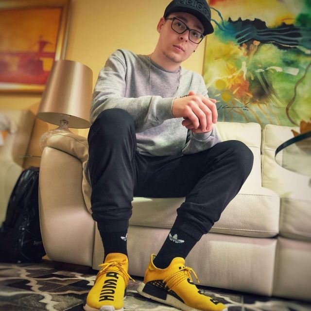 yellow human race outfit