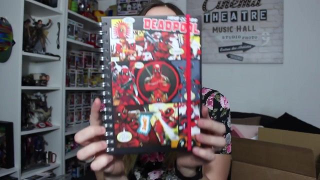 Le carnet Deadpool vu dans la vidéo youtube Unboxing hitek spéciale Deadpool de Fancy Fanny