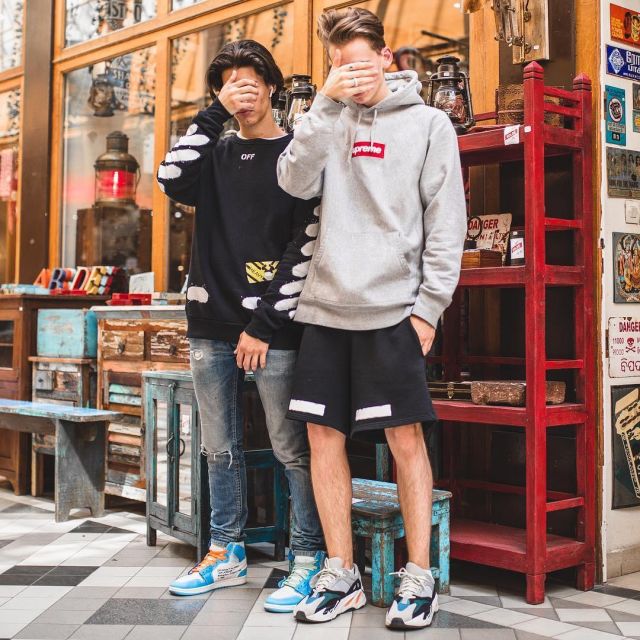 The hoody grey Supreme Max aka munich_style on his instagram