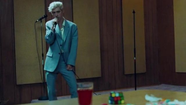 The pants clip light blue worn by Troye Sivan in his clip for "Dance to this" featuring Ariana Grande