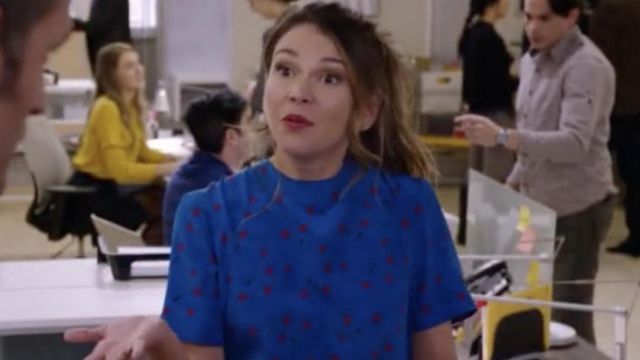 Liza Miller (Sutton Foster) Bleu Floral Maj Robe chez les Jeunes S05E06