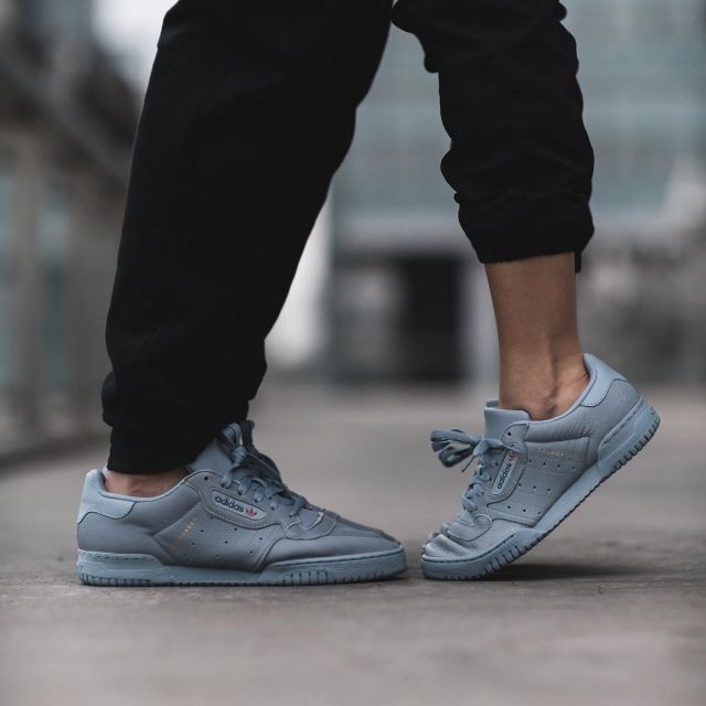 Sneakers grey adidas Yeezy Powerphase 